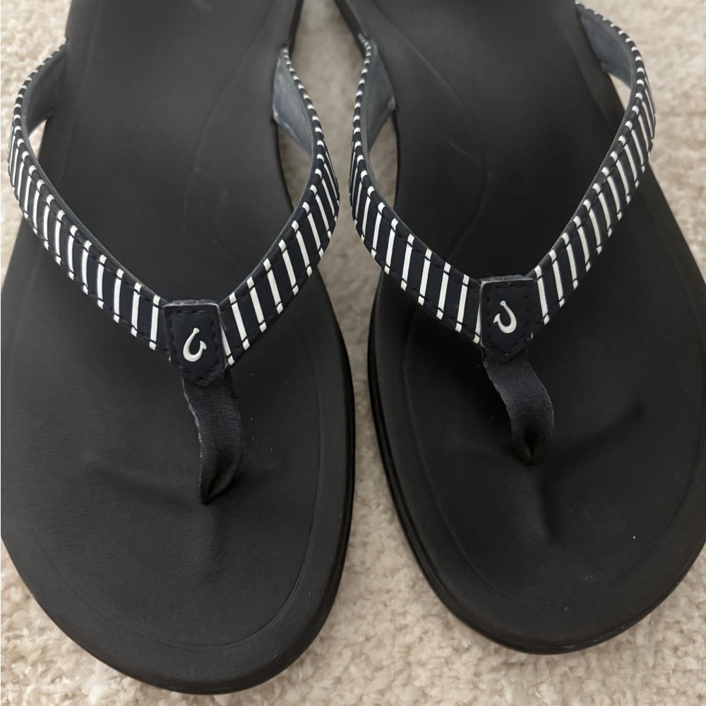 OluKai Ho’opio Navy and White Striped Sandals